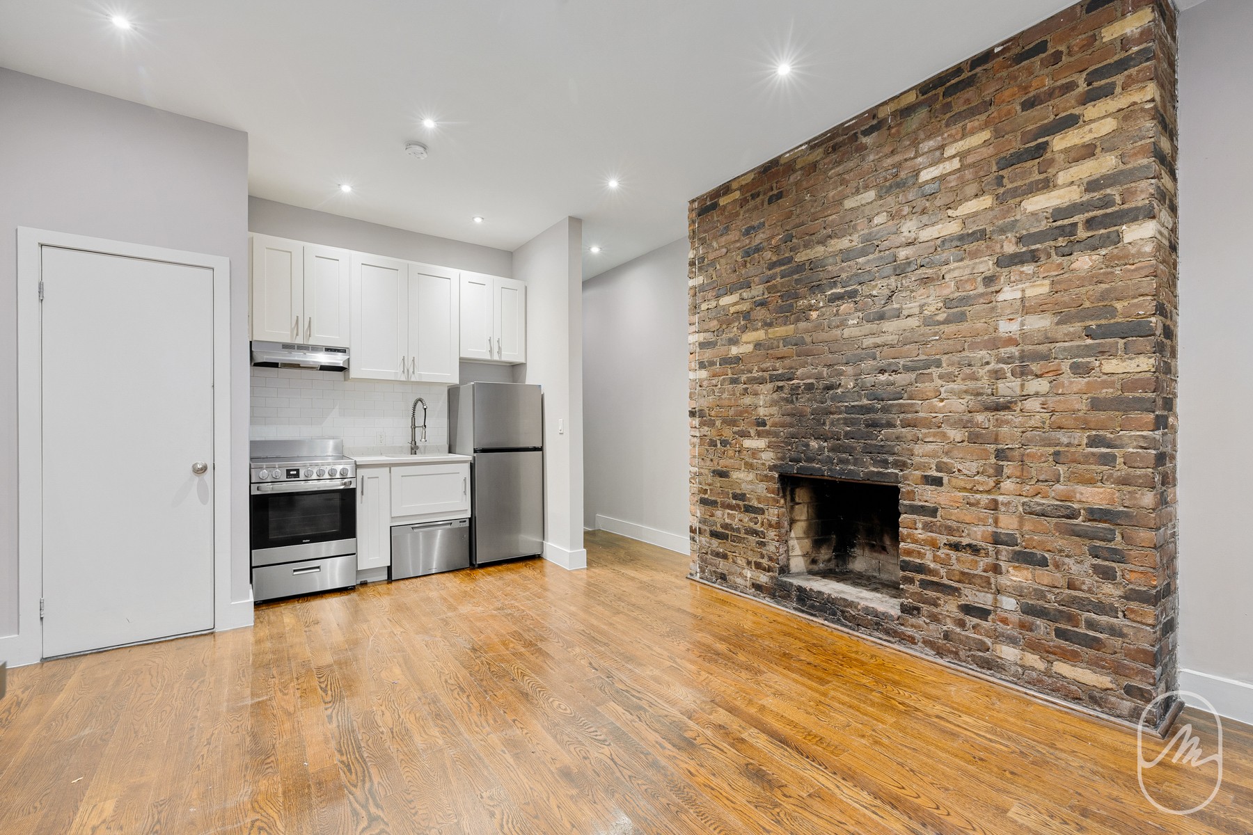 339 W 19th Street 1f