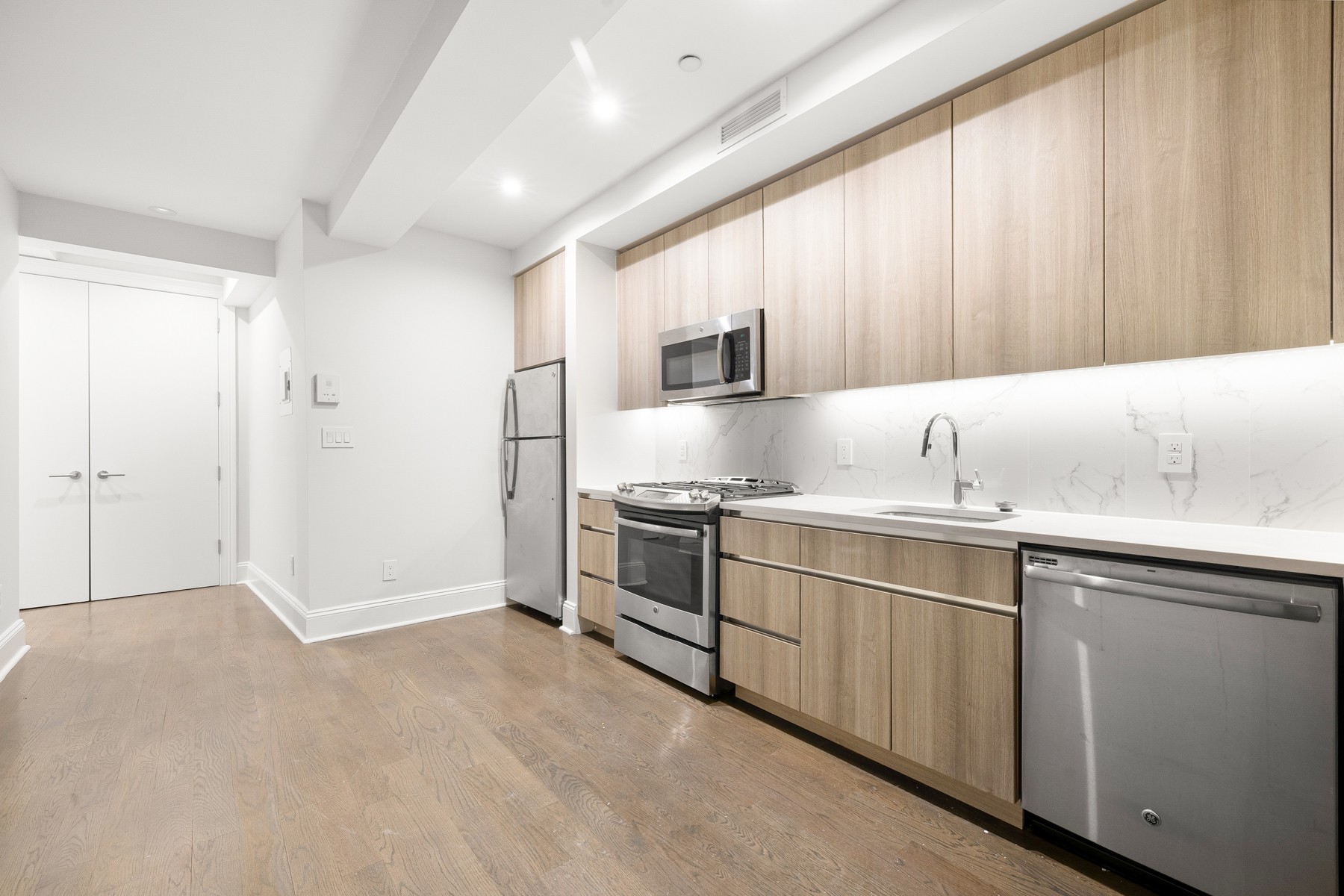 15 Park Row 4F2