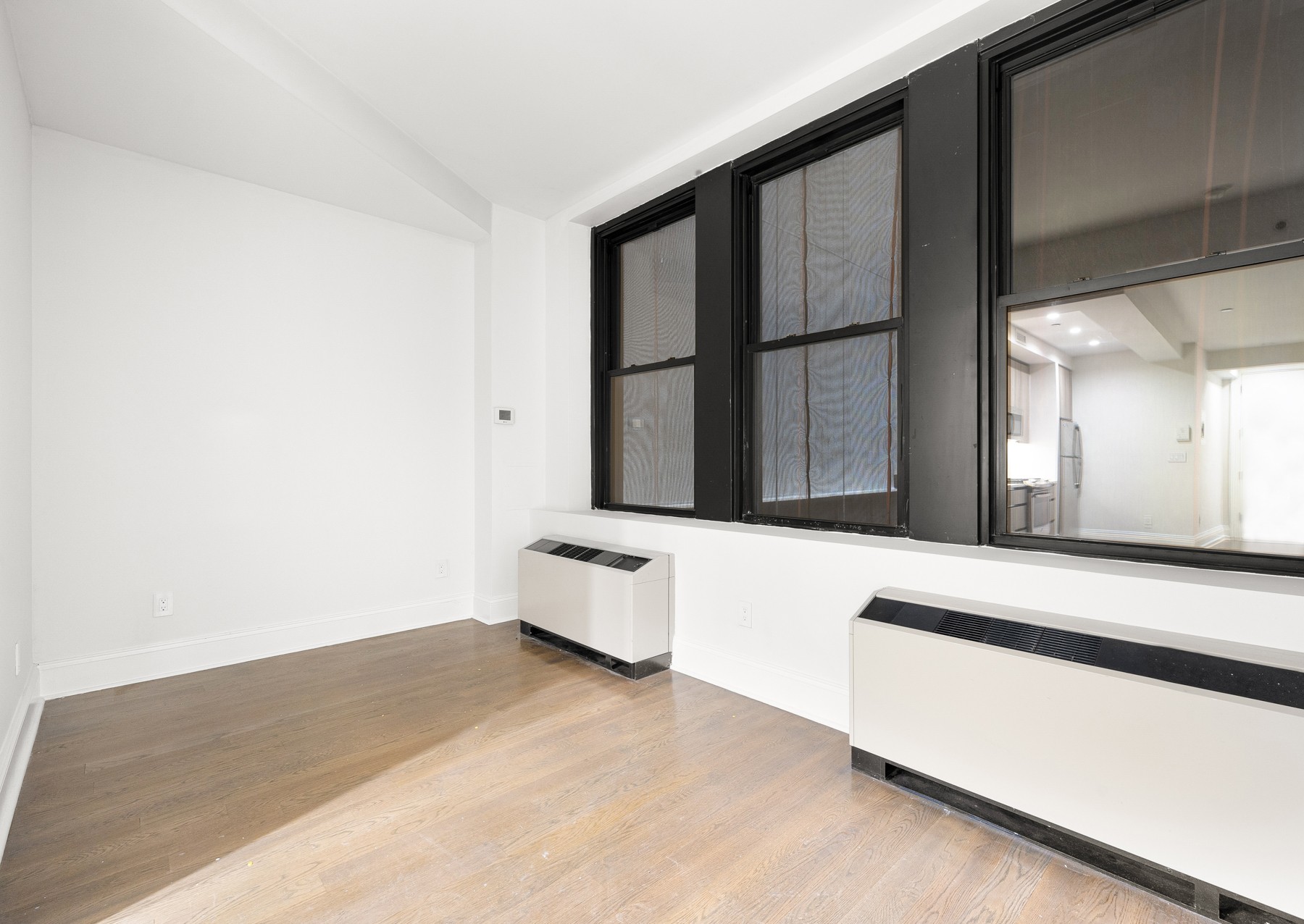 15 Park Row 4F2