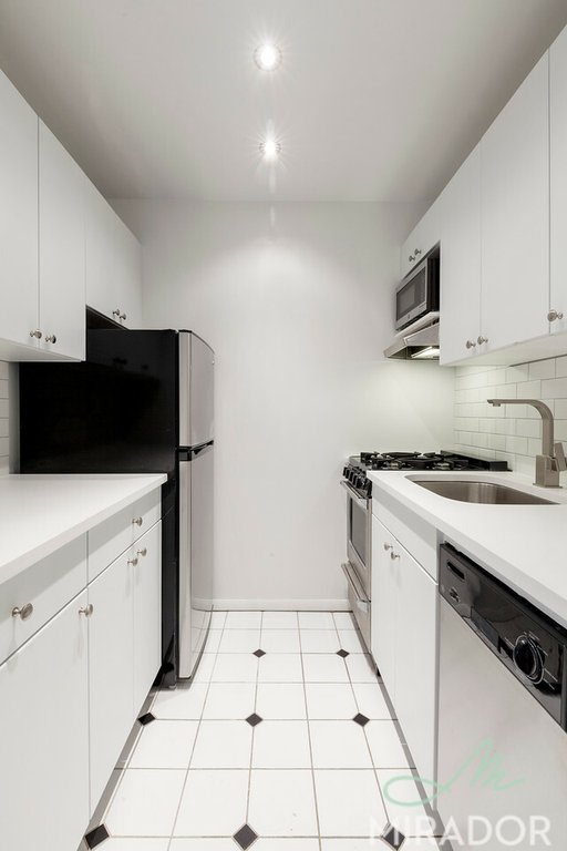 43 W 16th Street 4H