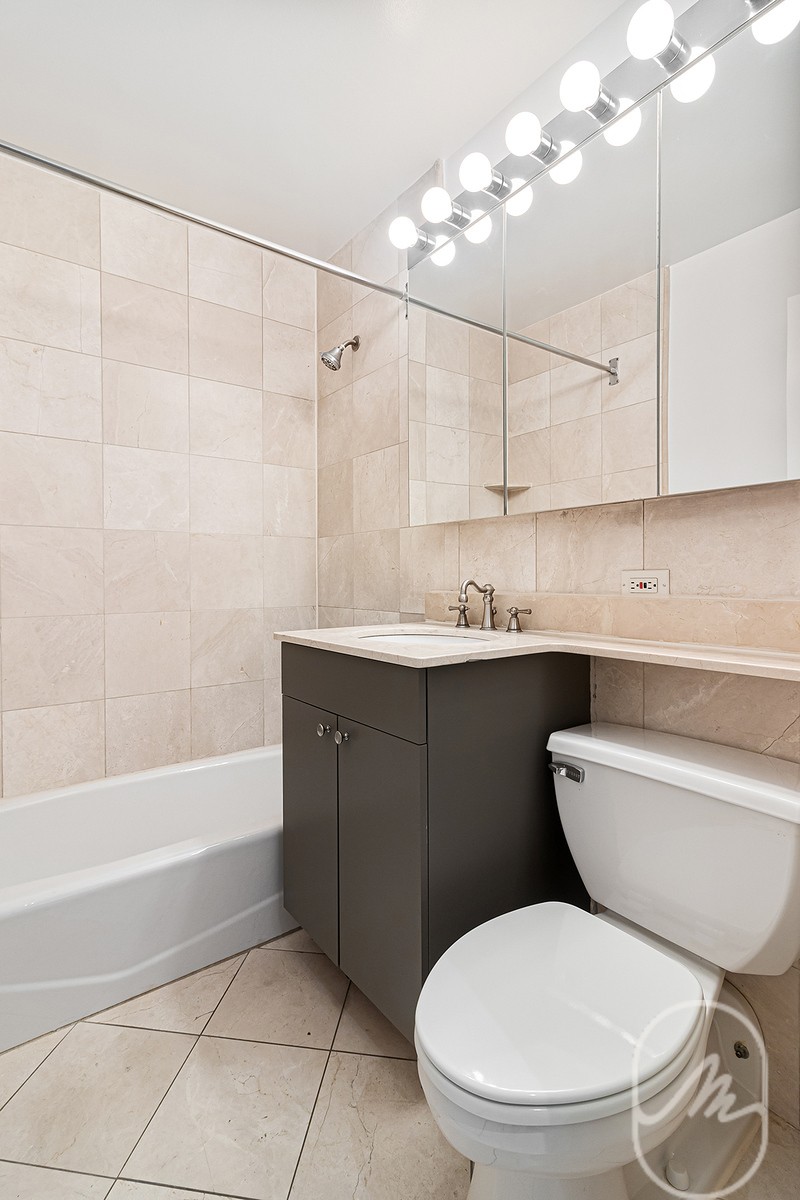 270 Park Avenue S 7F