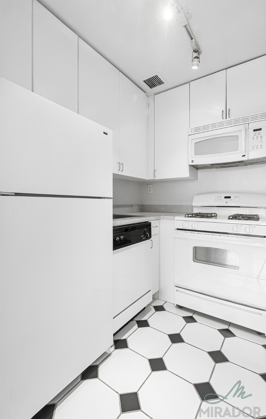 153 E 32nd Street 6g