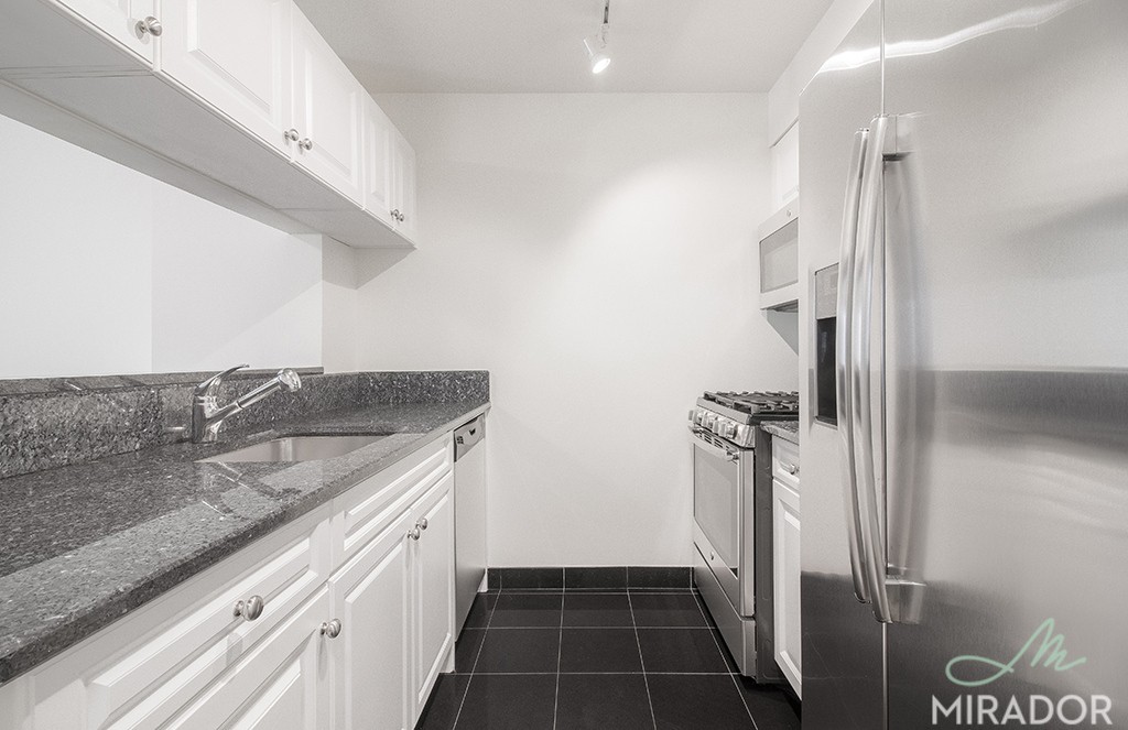 60 W 23rd Street 822