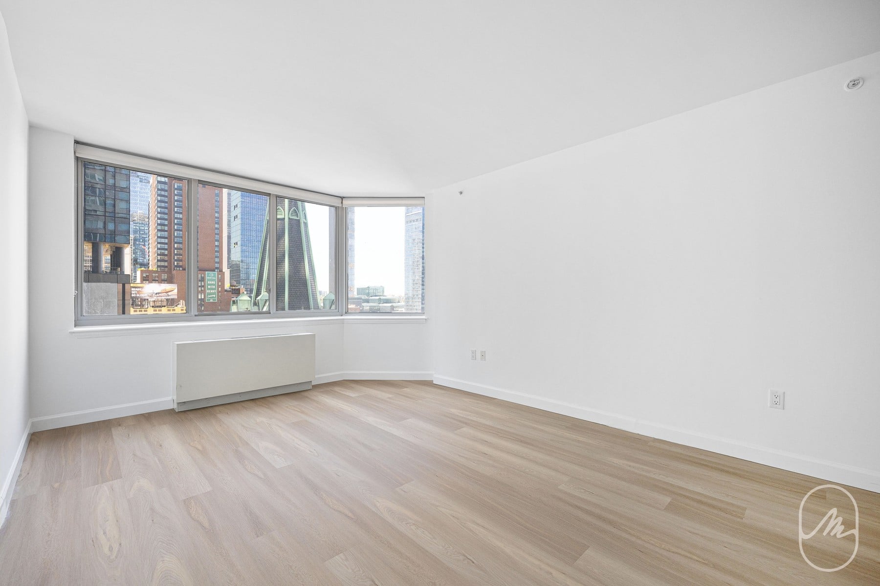 561 10th Avenue 19G