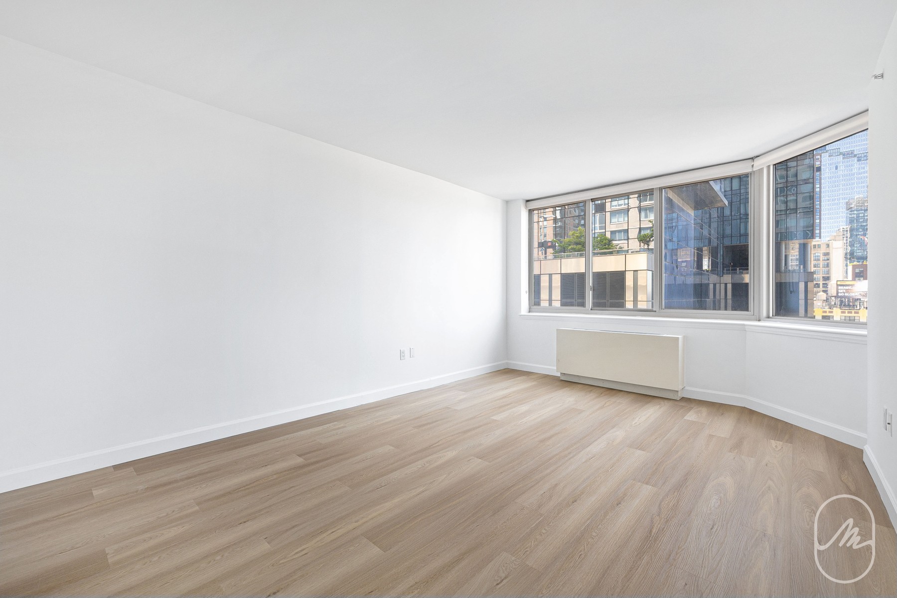 561 10th Avenue 19G