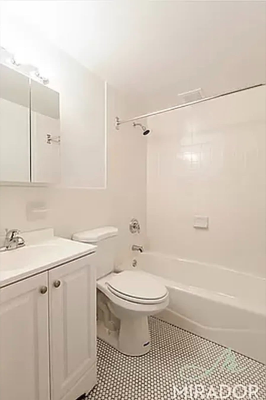 1556 York Avenue 4B