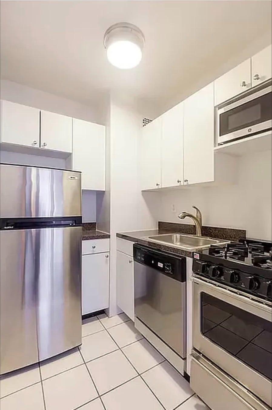 1556 York Avenue 4B