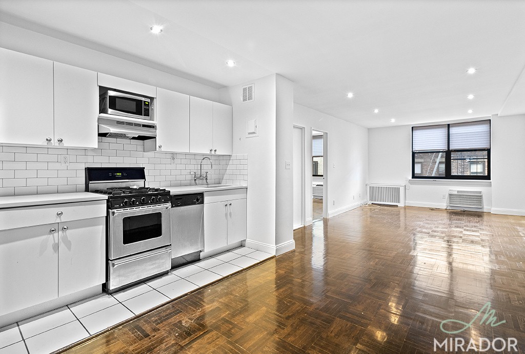 255 W 14th Street 5J