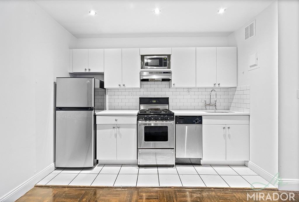 255 W 14th Street 5J