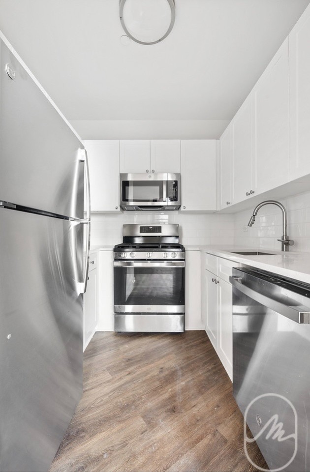15 Park Row 23E