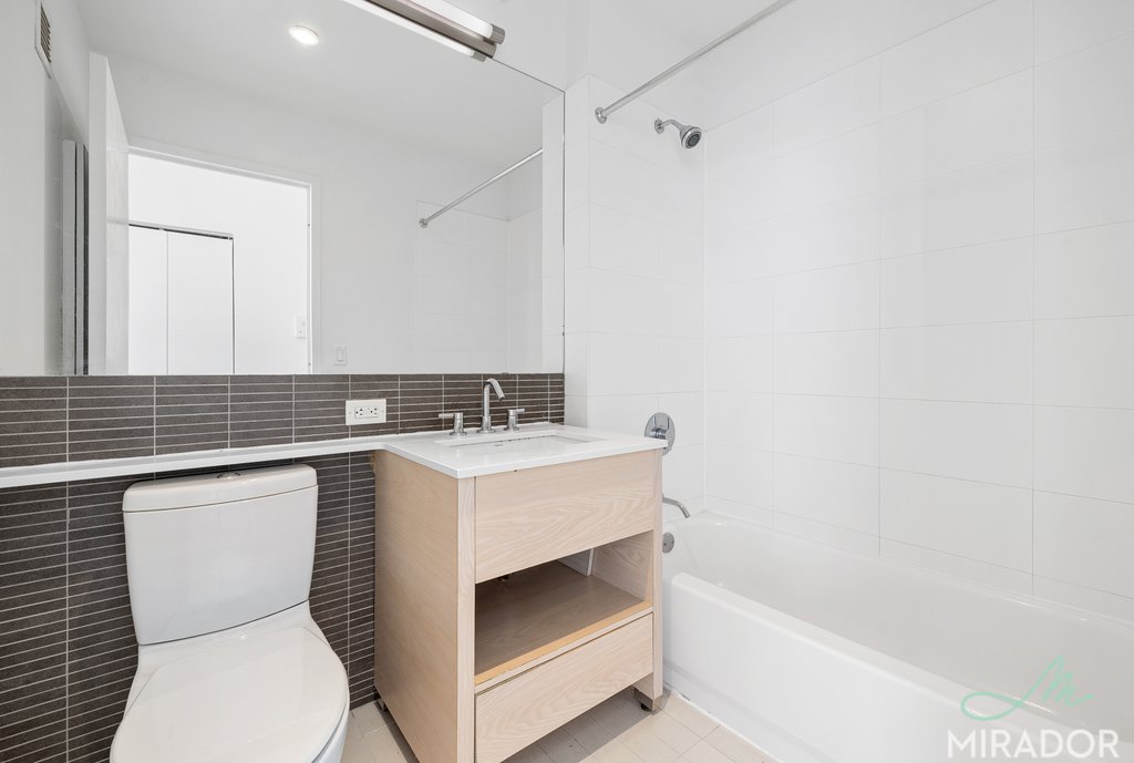 80 Dekalb Avenue 34P