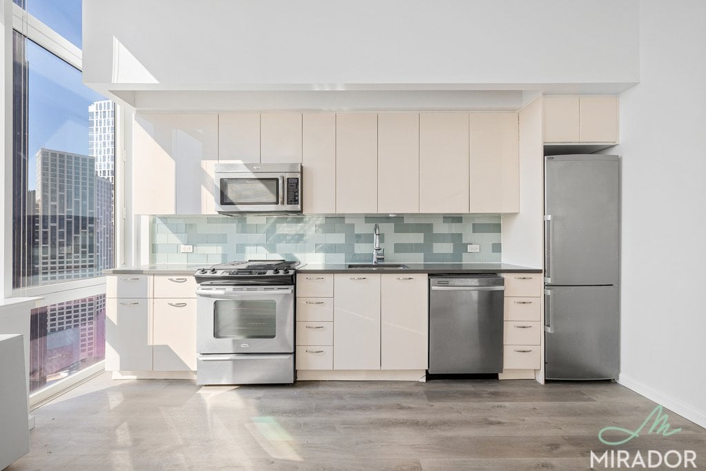 80 Dekalb Avenue 34P