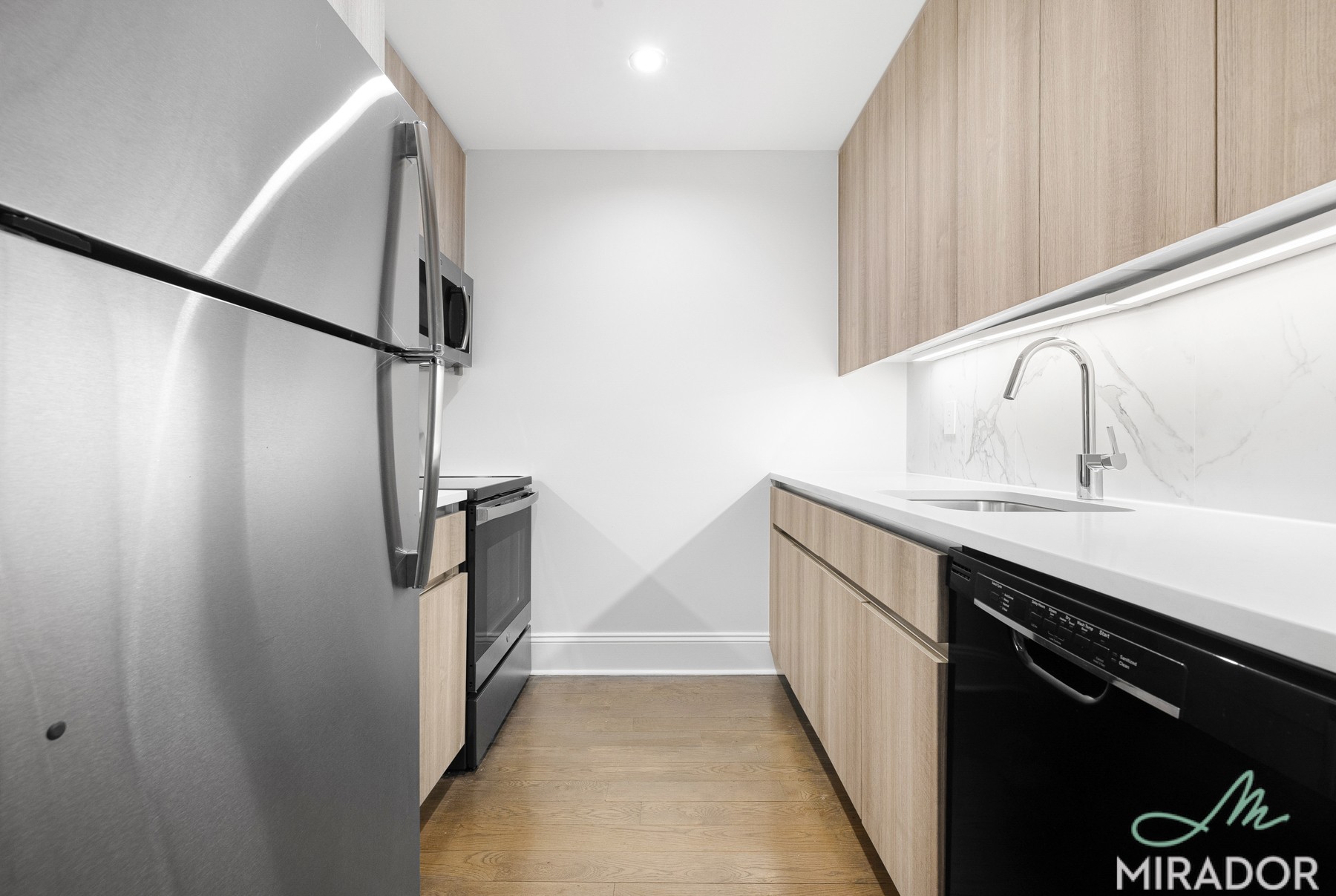 15 Park Row 23G