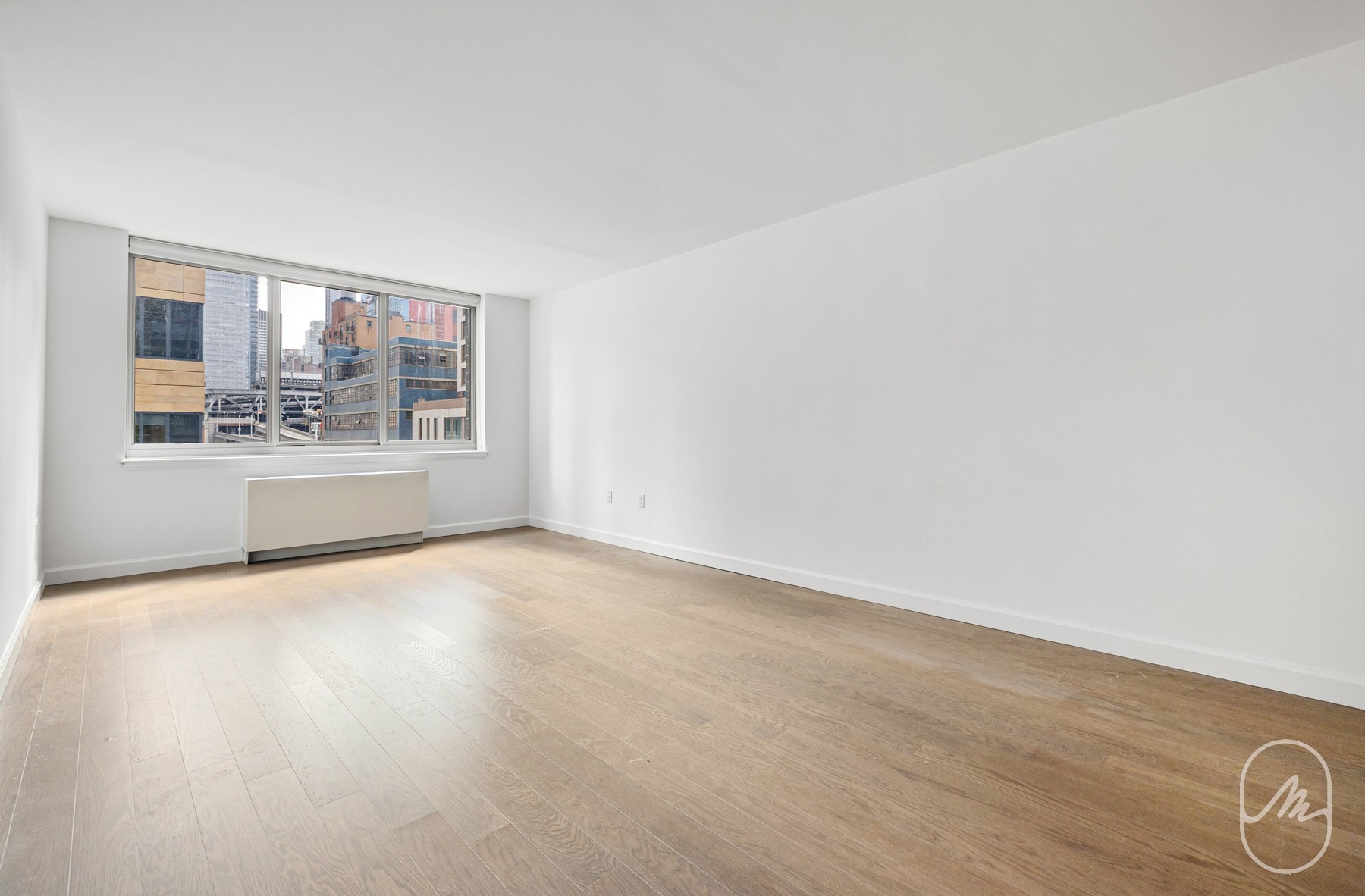 561 10th Avenue 5G