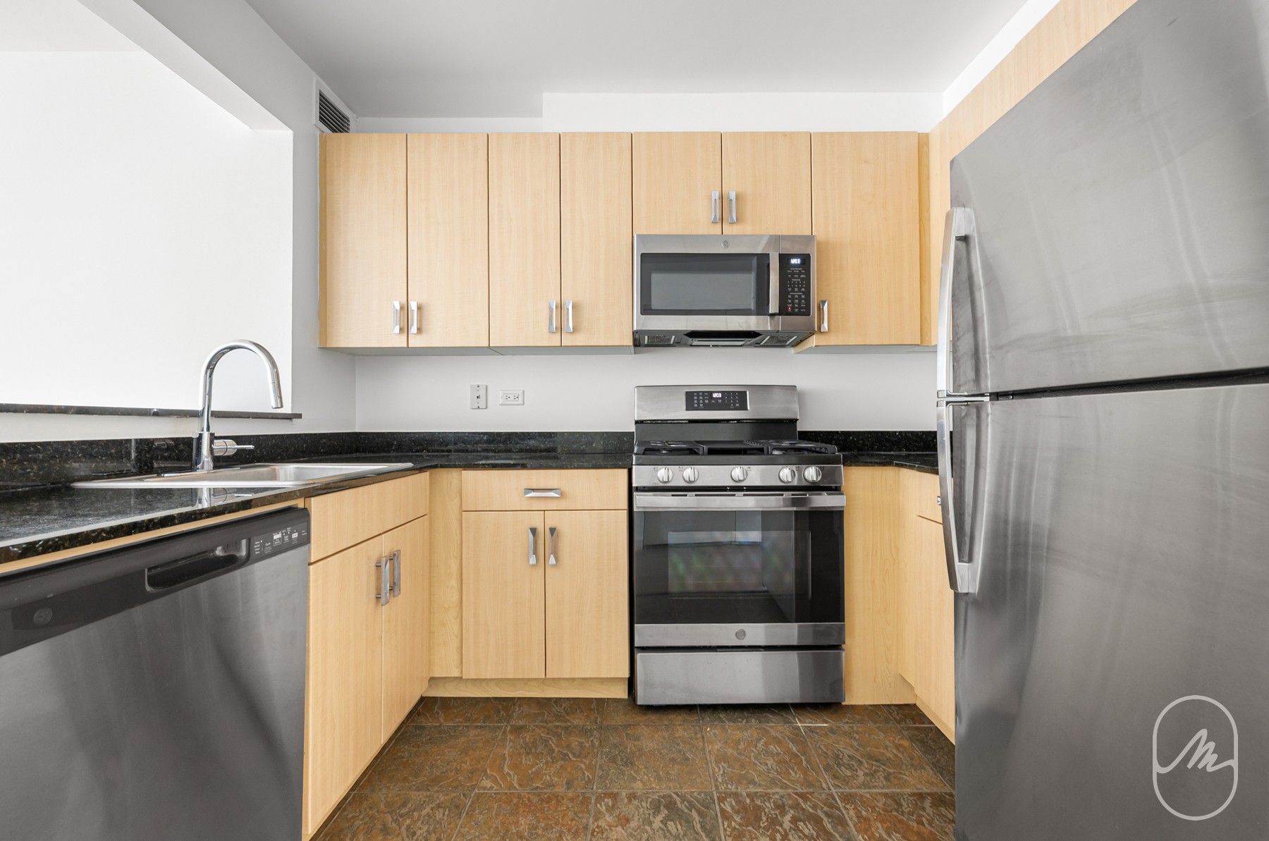 561 10th Avenue 5G