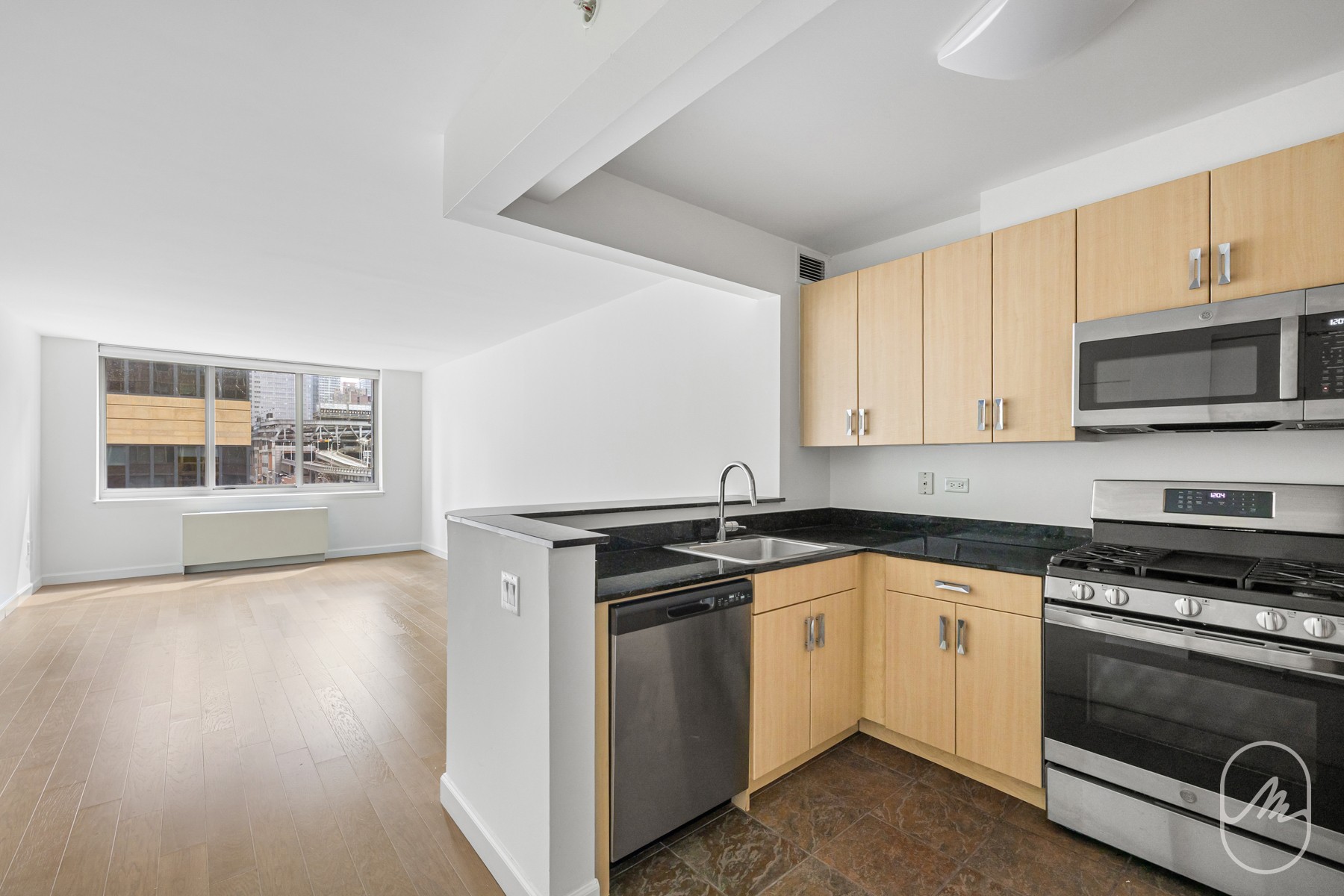 561 10th Avenue 5G