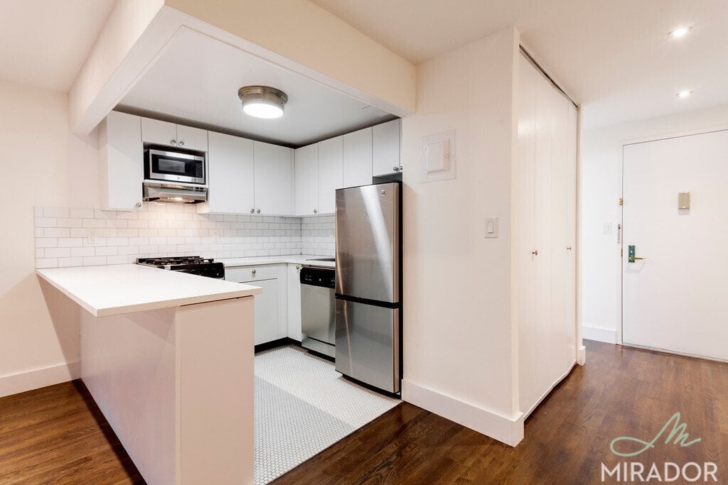 304 E 20th Street LLB
