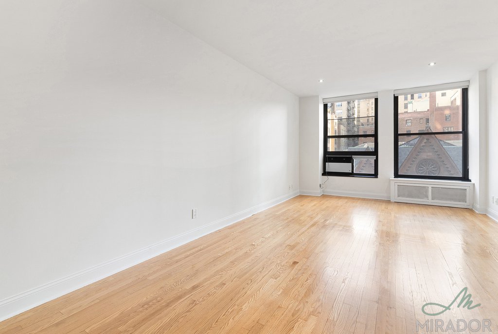 270 Park Avenue S 8C