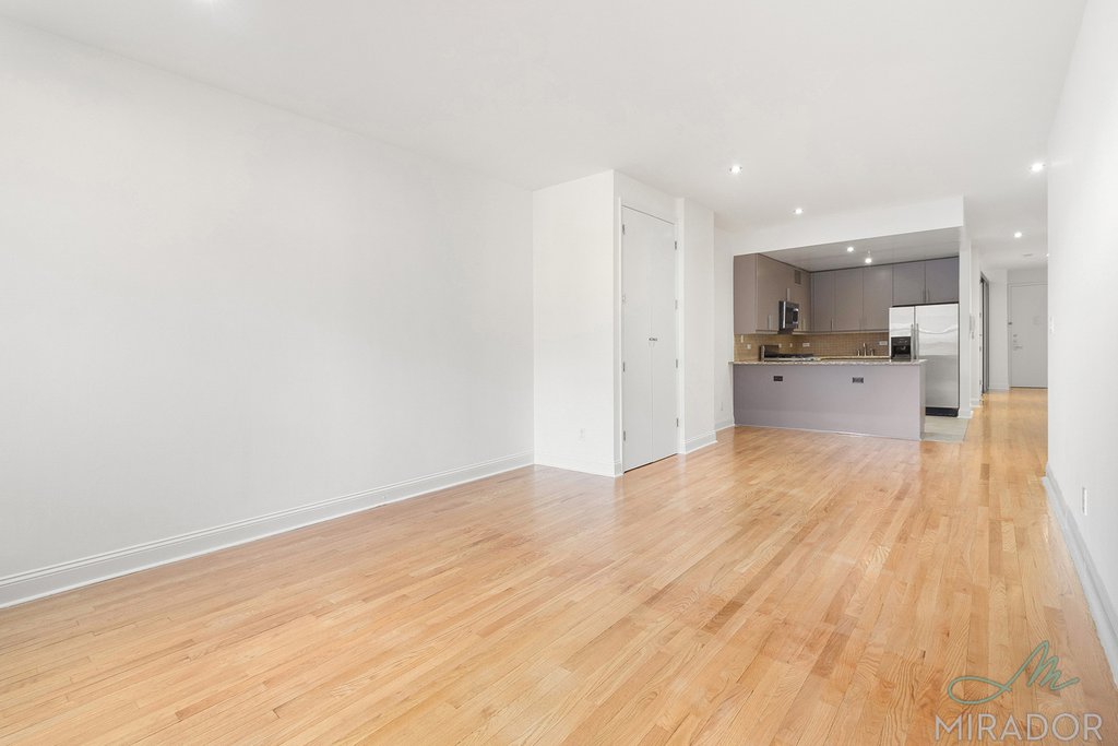 270 Park Avenue S 8C