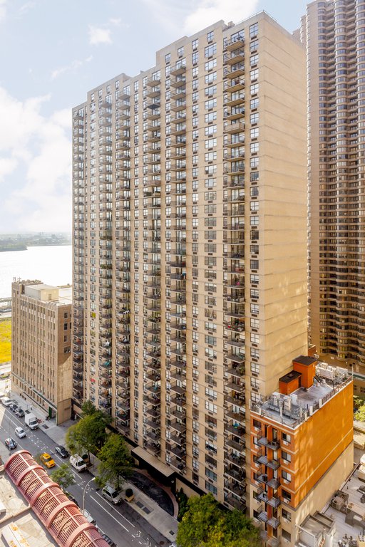 330 E 39th Street 10M