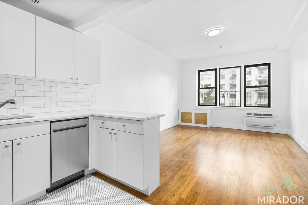 1435 York Avenue 5C