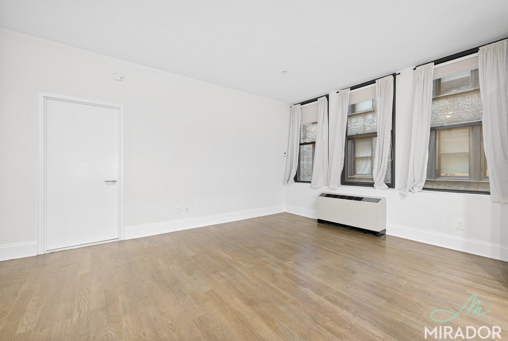 15 Park Row 21G
