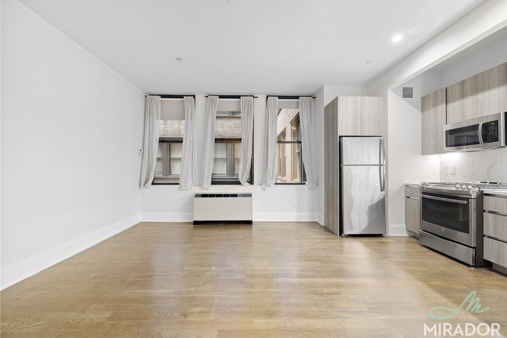 15 Park Row 21G