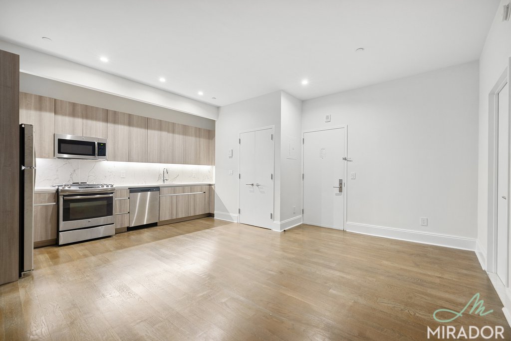 15 Park Row 21G