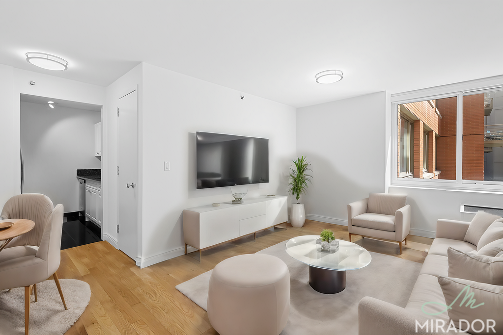 60 W 23rd Street 927