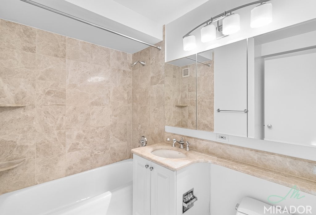 60 W 23rd Street 927