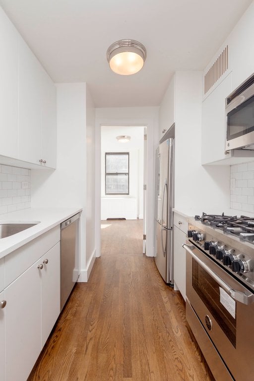 330 E 39th Street 19C