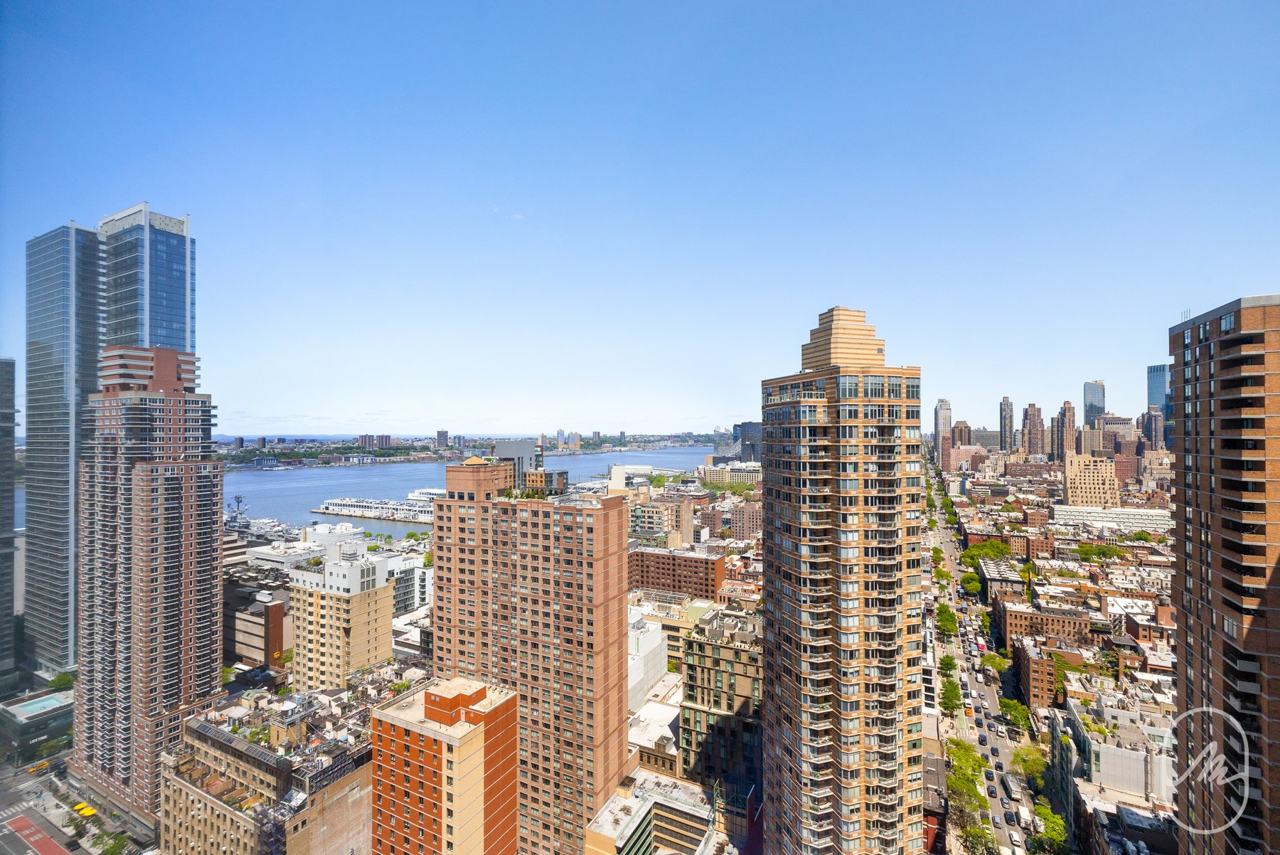 561 10th Avenue 23D