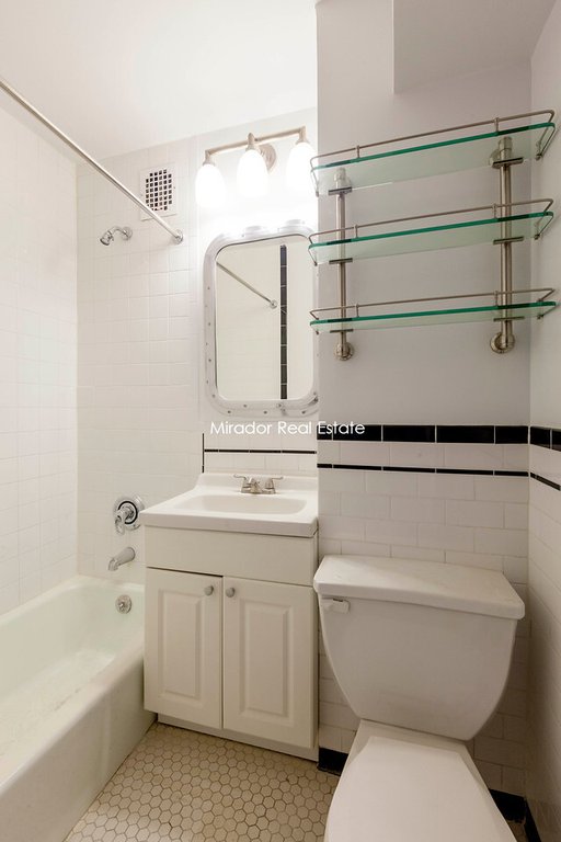 255 W 14th Street 4C