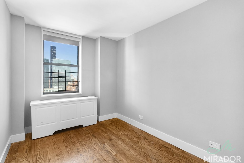 330 E 39th Street 16D