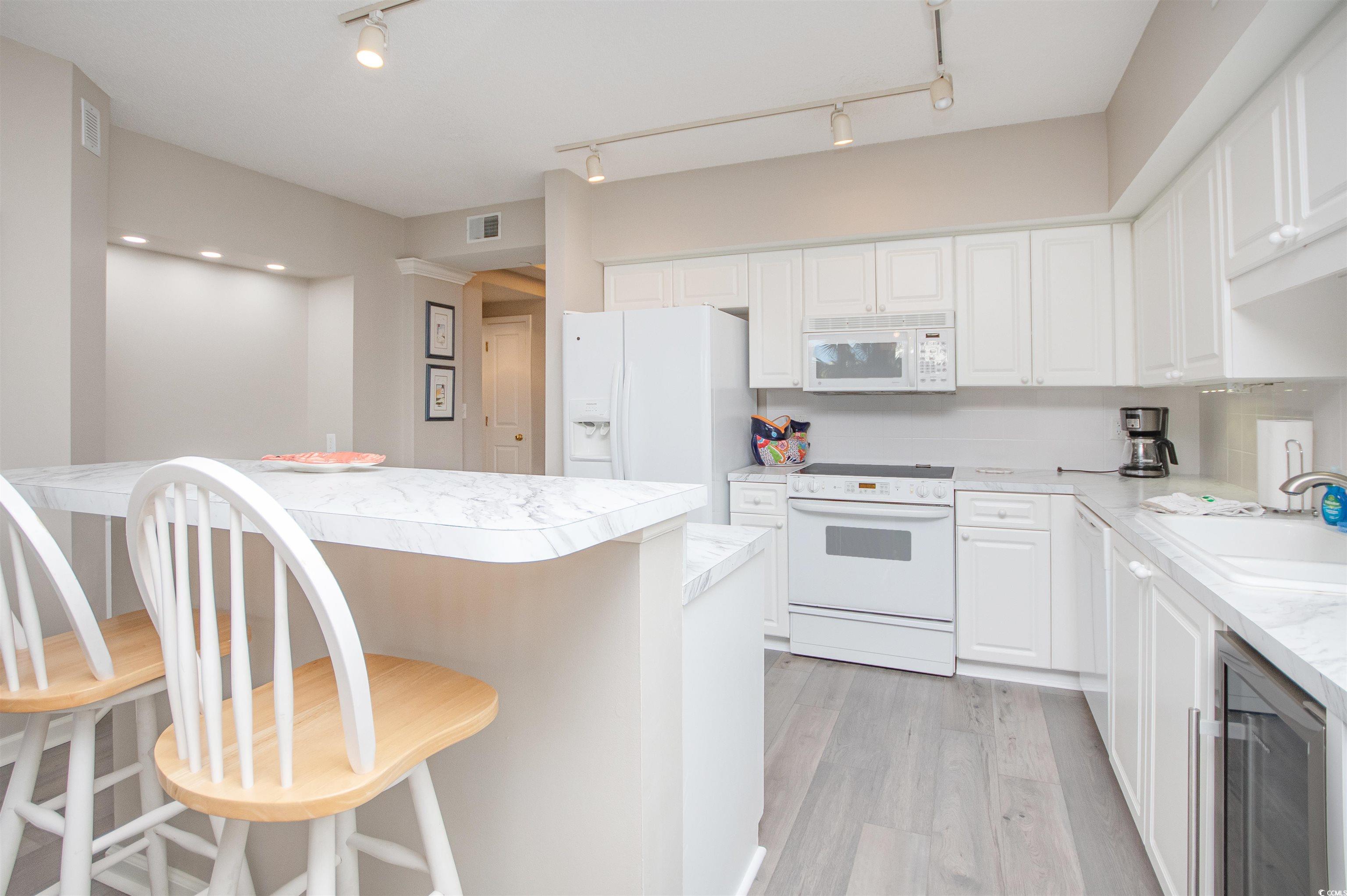 139 S Dunes Dr. Unit: Paget 103