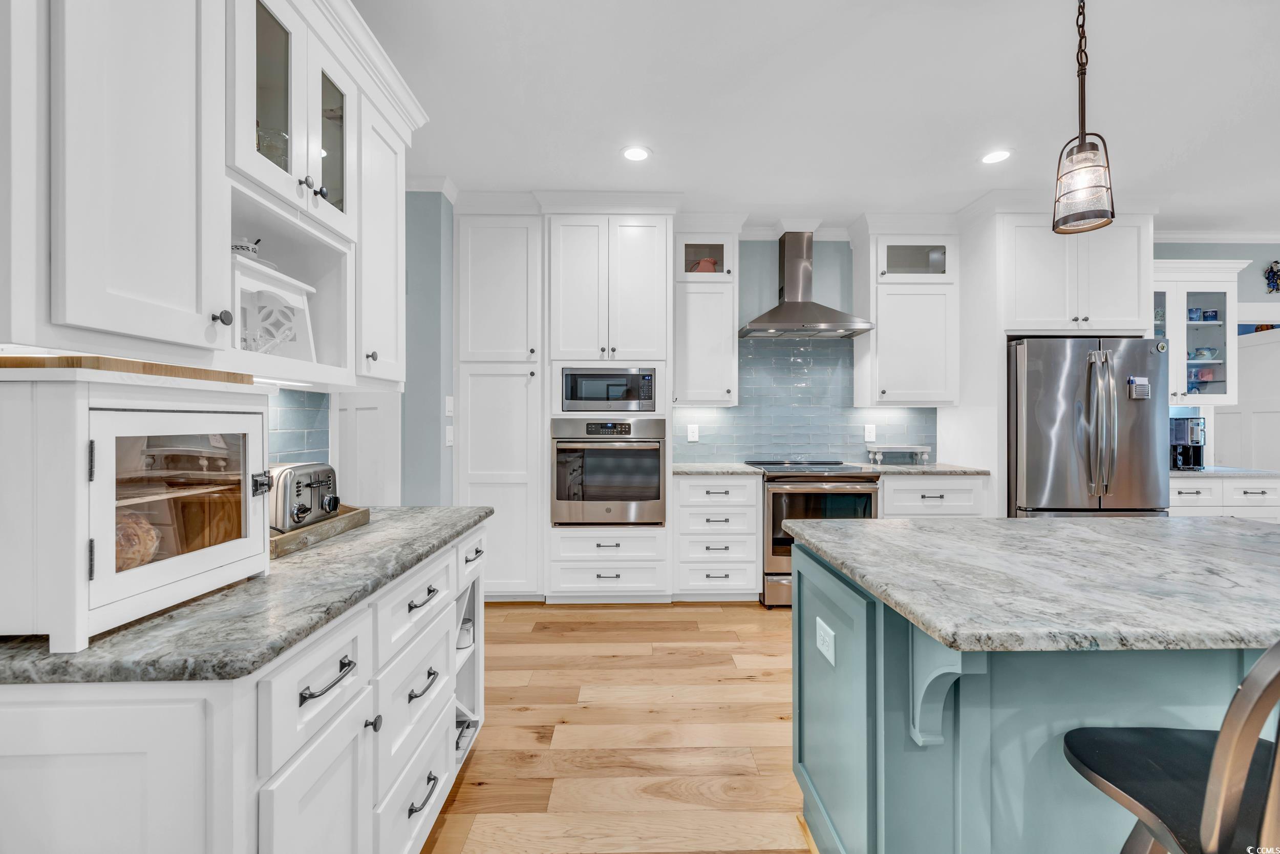 220 Hunters Oak Ct.