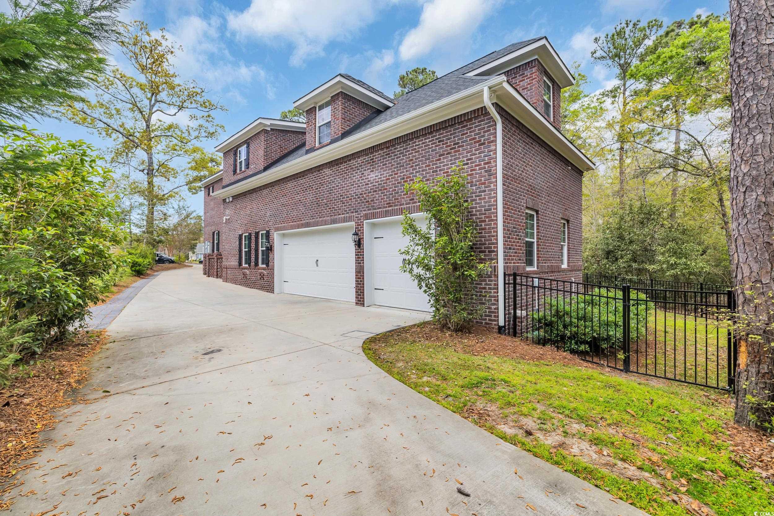 653 Whispering Pines Ct.