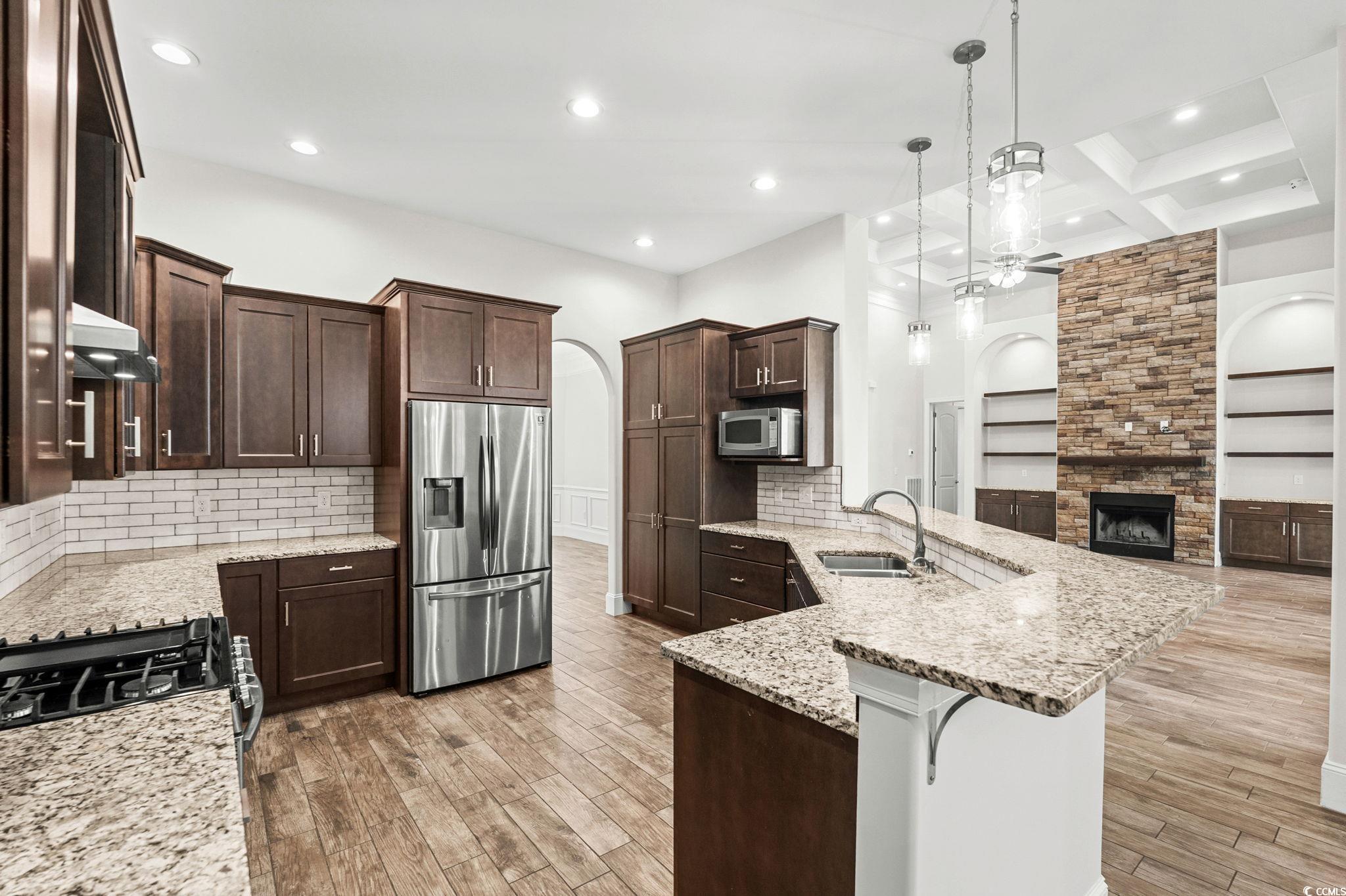 653 Whispering Pines Ct.