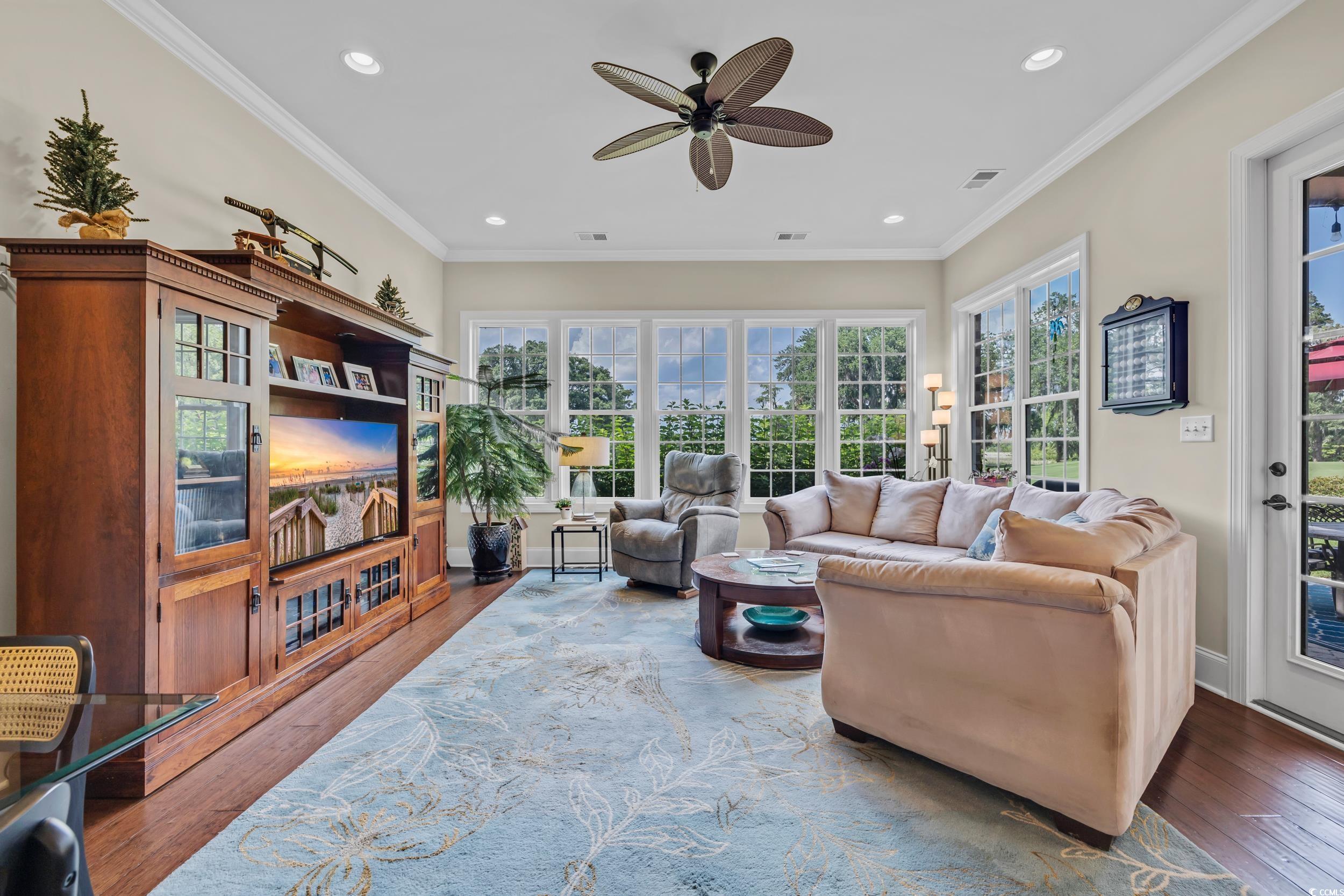 290 Dornoch Dr.