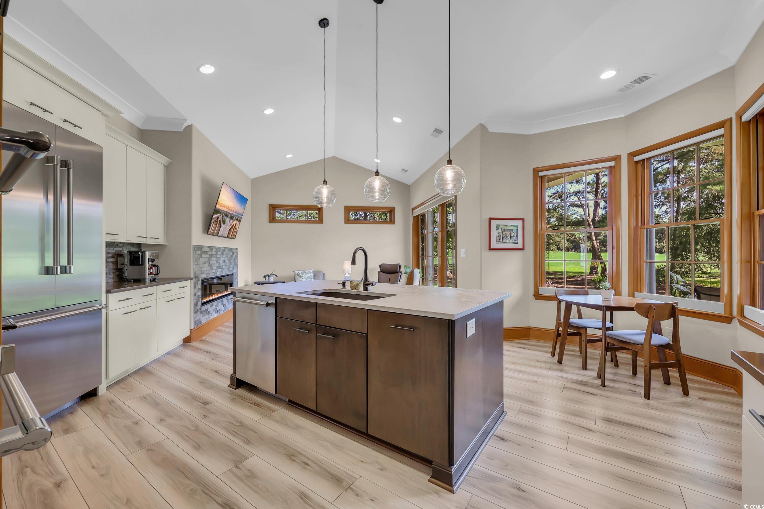 1575 Heritage Dr.
