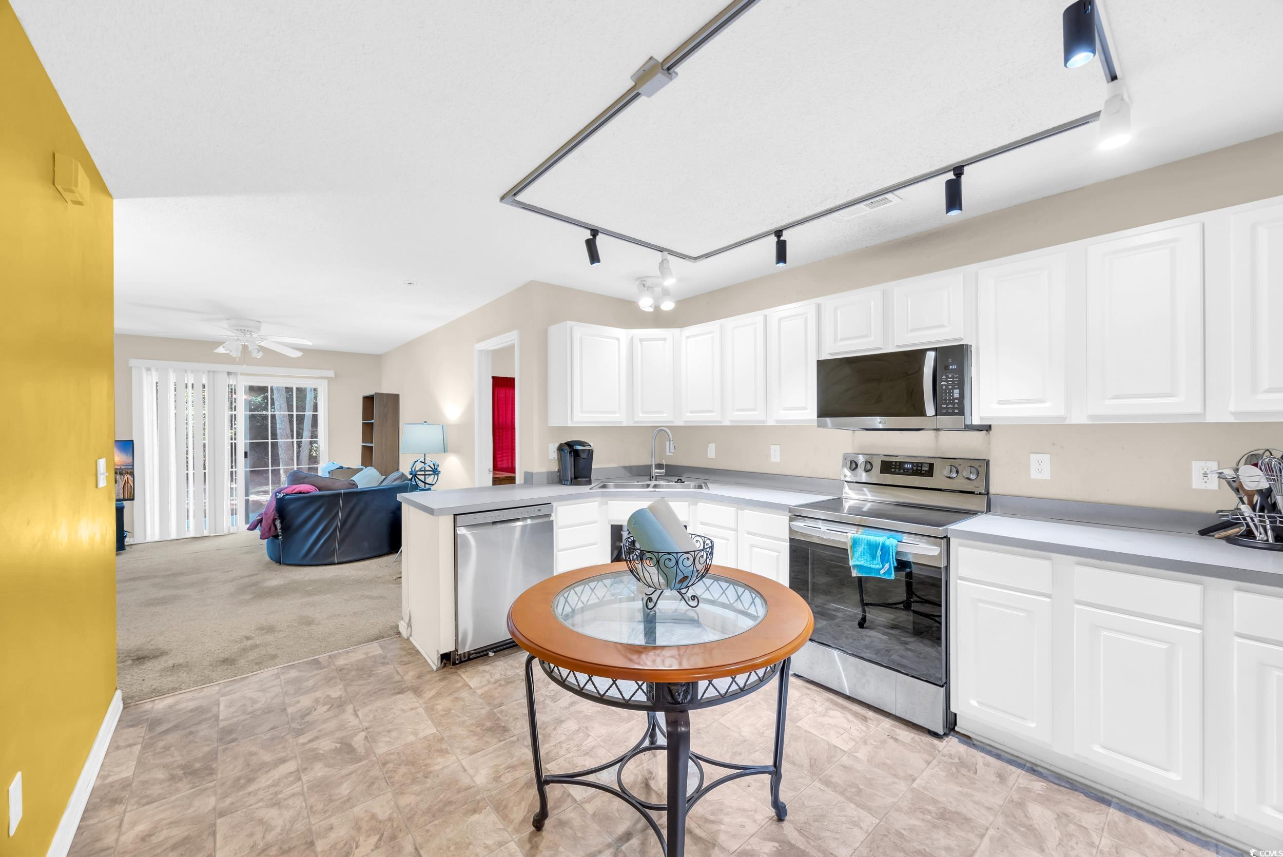 17 Lake Meadow Ln.