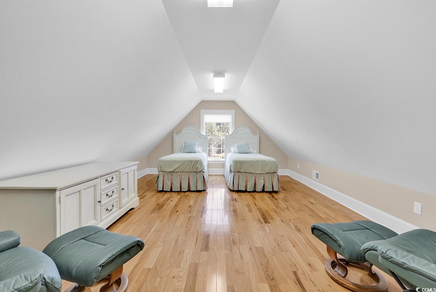 272 Chapman Loop