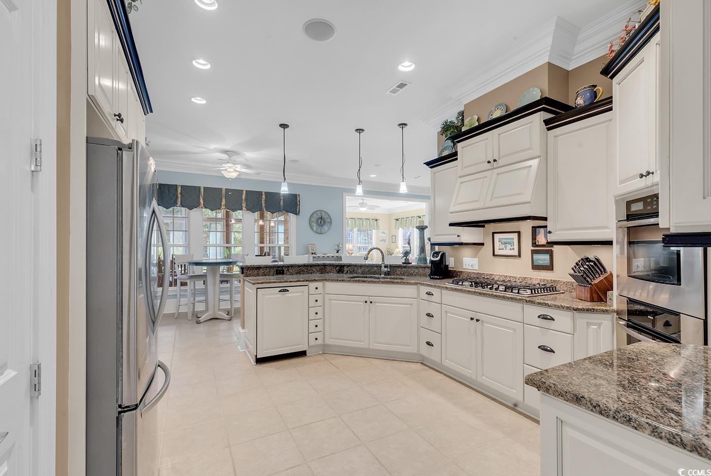 272 Chapman Loop