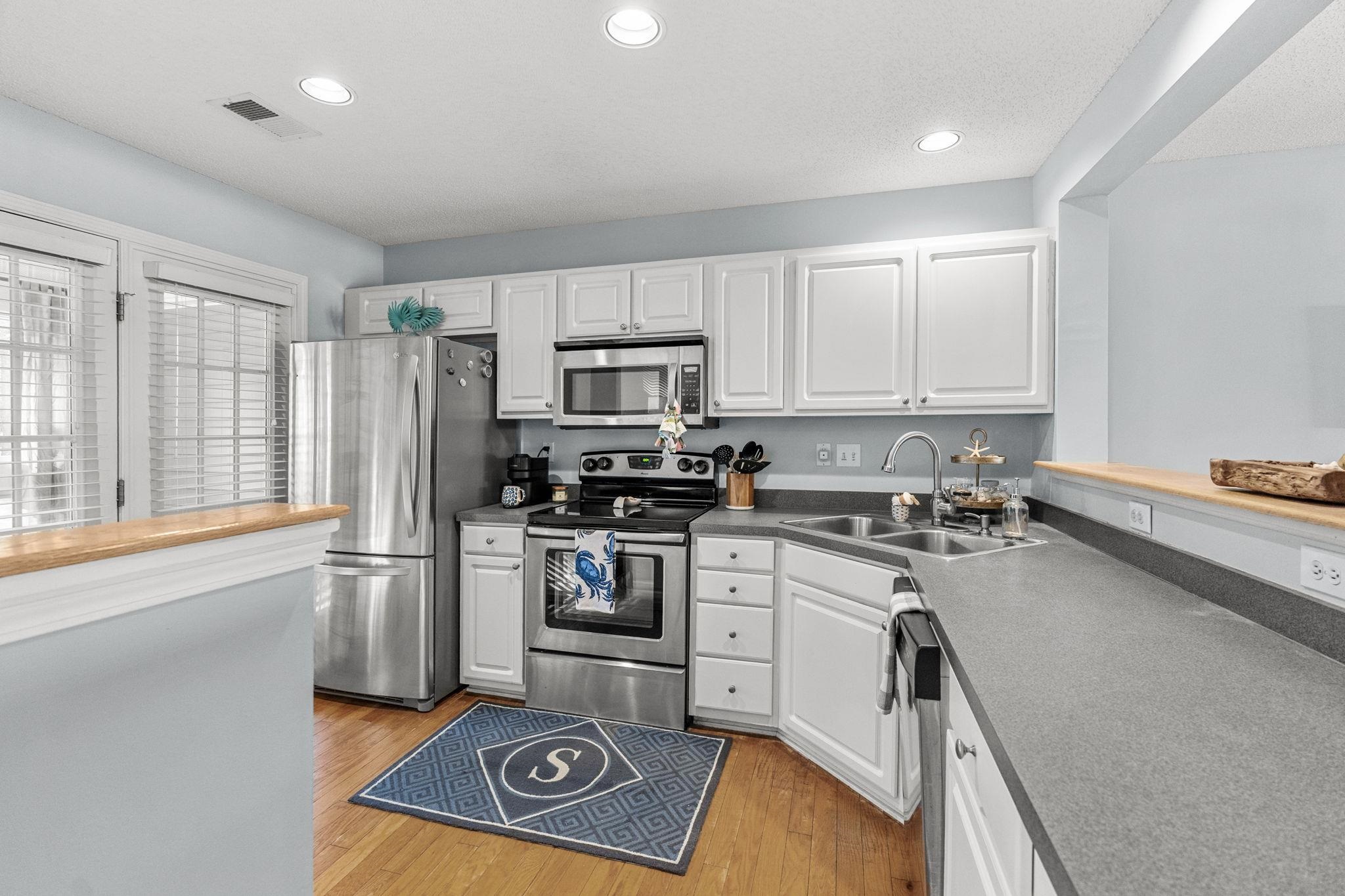 193 Pembroke Ln. Unit: 18