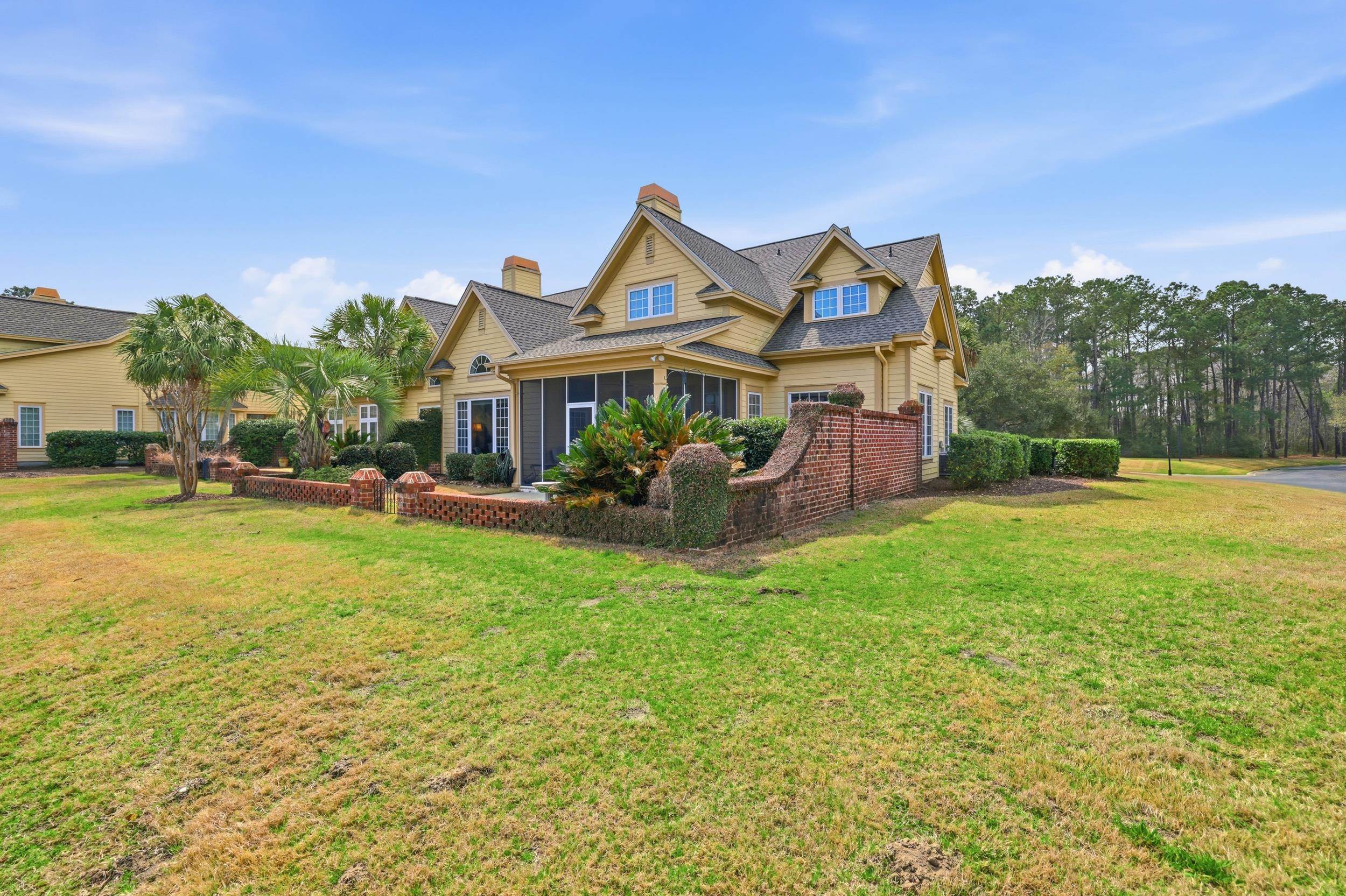 42 Courtyard Circle Unit: 26