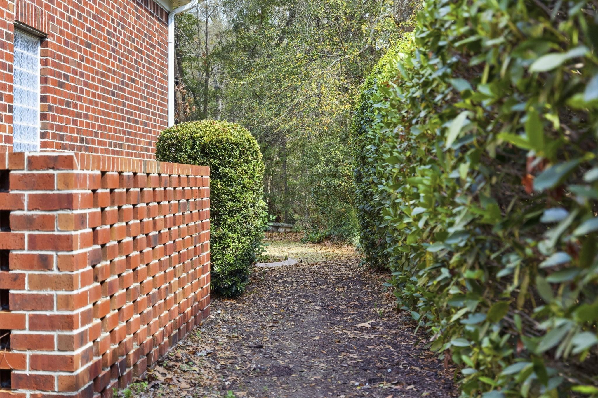49 Brookridge Ln.