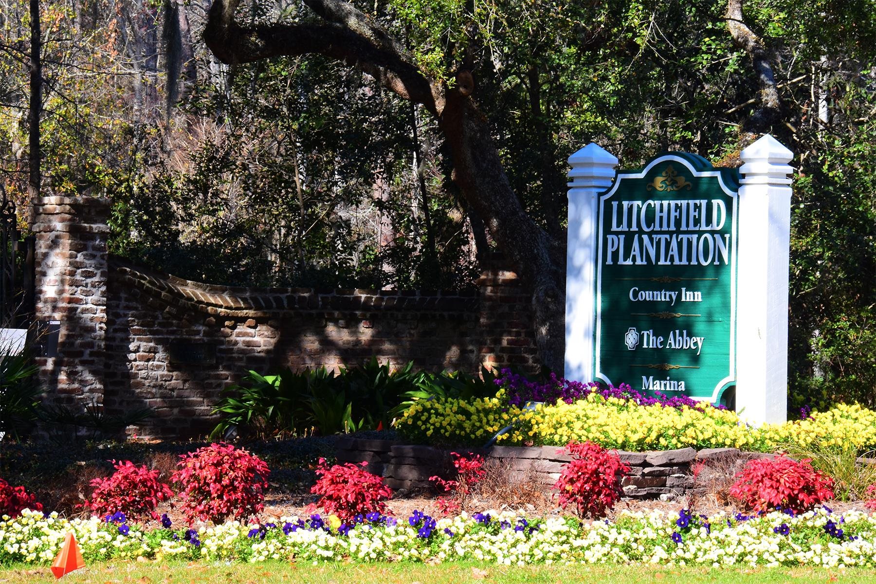 202 Spreading Oak Dr.