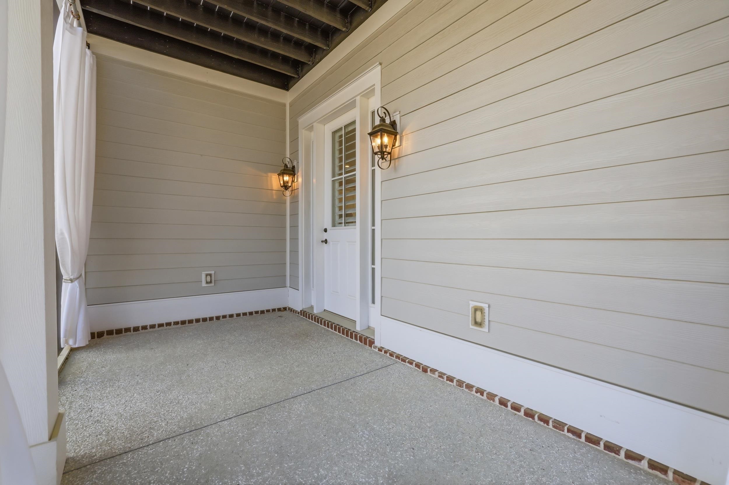 202 Spreading Oak Dr.