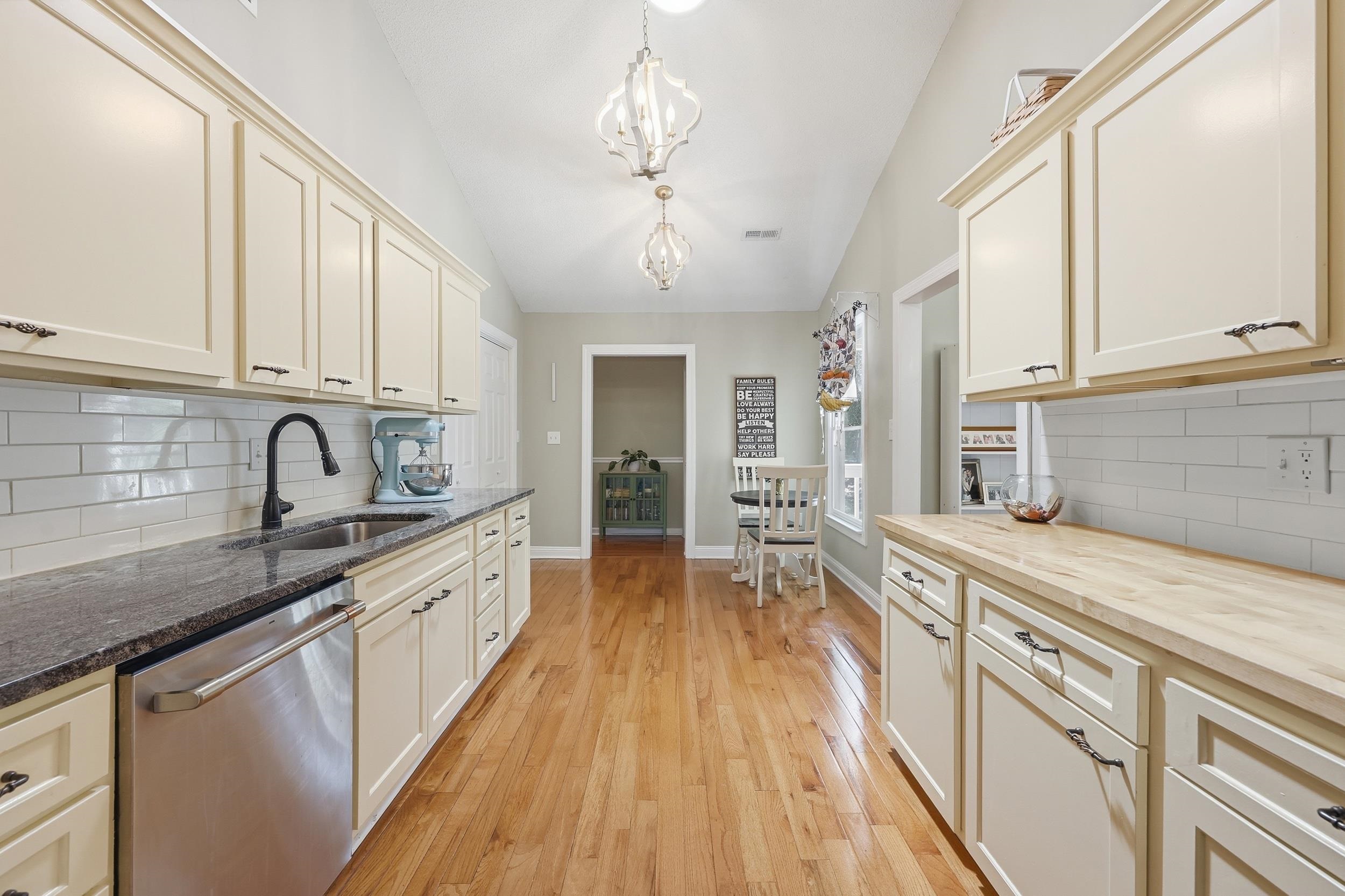 2264 Wedgefield Rd.
