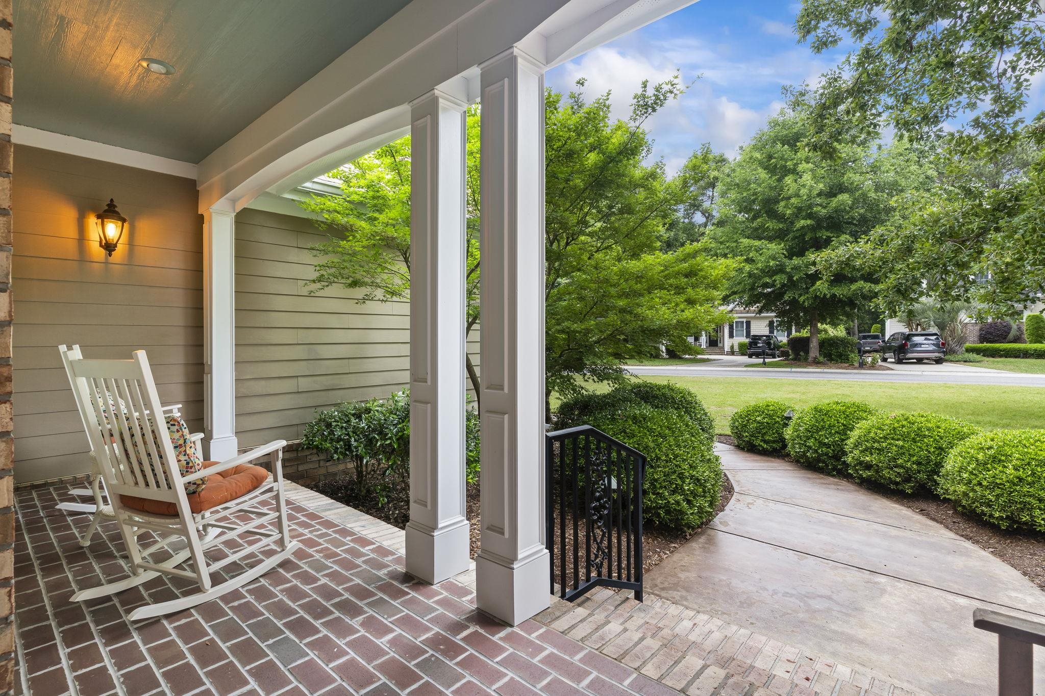 99 Hunters Oak Ct.